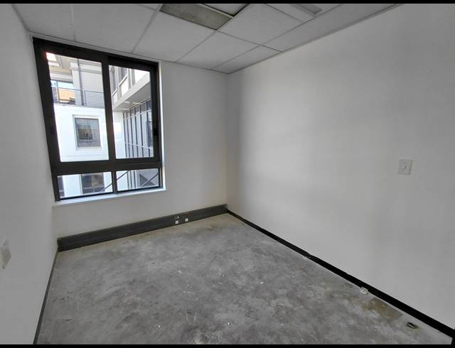 473M² OFFICE TO LET IN MAGALIESSIG